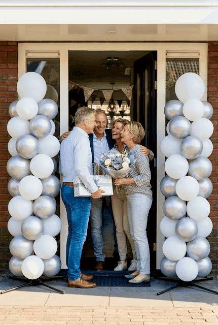 Doppelte silberne Ballonsäulen-Aufstellung am Eingang für 25 Jahre verheiratet Jubiläumsfeier