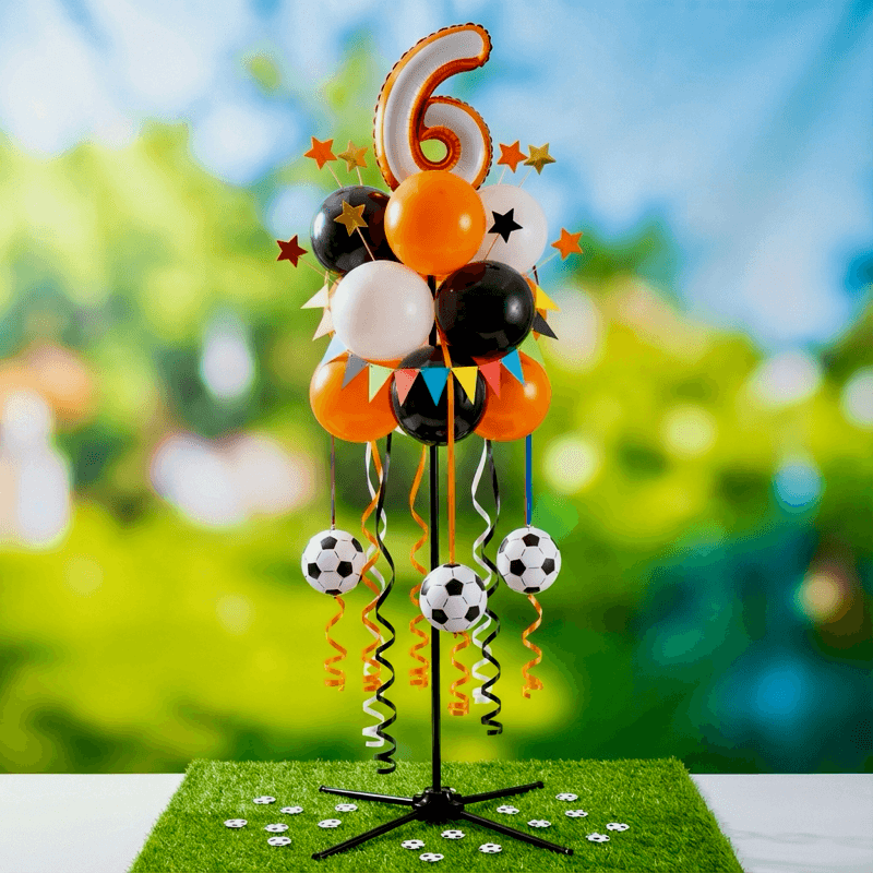Bunte Ballontrauben für Kinder-Fußballparty