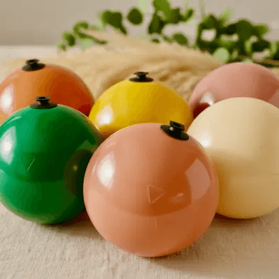 Ballonsäulen und Bögen in verschiedenen Farben, aufgebaut mit dem Klicksystem